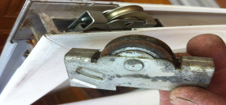 screen door roller repair in Winter Gardens